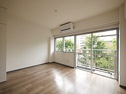 東京メトロ丸ノ内線 新宿御苑前駅 徒歩9分の賃貸マンション 4階ワンルームのリビング/ダイニング