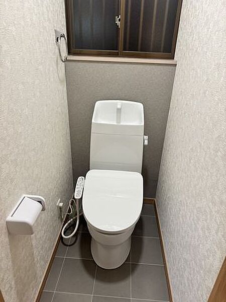 【リフォーム後写真】トイレは新品に交換しました。