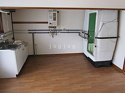 西岡ハイツＢ 11 2階2LDKのリビング/ダイニング