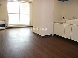 シルバーパールストリート 202 2階1DKのリビング/ダイニング