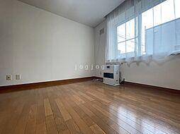 リバーサイド73 110 1階ワンルームのリビング/ダイニング