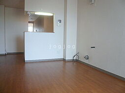 トレジャーキャッスル参番館 402 4階1LDKのリビング/ダイニング