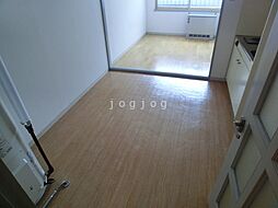 メゾンエクレーレ中の島 102 1階1DKのリビング/ダイニング