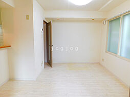 ＲＯＹＡＬ　ＨＹＡＴＴ 105 1階1LDKのリビング/ダイニング