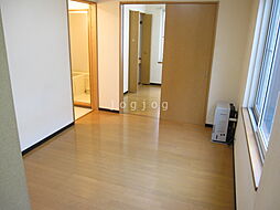 アビーロード 106 1階1LDKのリビング/ダイニング