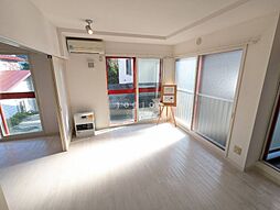 ピュアステージマルヤマ 205 2階1LDKのリビング/ダイニング