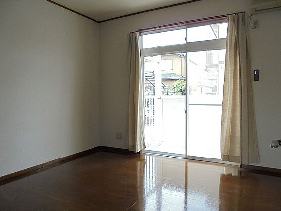 レピュート_内装_4