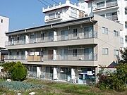 戸倉駅より徒歩35分 築30年2ヶ月 3階建の賃貸物件