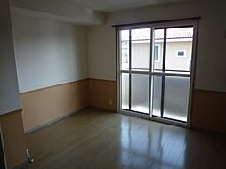 ハイカムールマルナカ 2階2DKのリビング/ダイニング