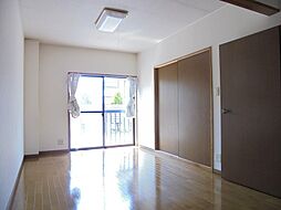 ハイツイワイ 1階1LDKのリビング/ダイニング