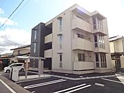 屋代駅より徒歩21分 築5年9ヶ月 3階建の賃貸物件