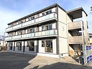 豊科駅より徒歩2分 築3年8ヶ月 3階建の賃貸物件