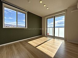 シャーメゾン春の宮 3階2LDKのリビング/ダイニング