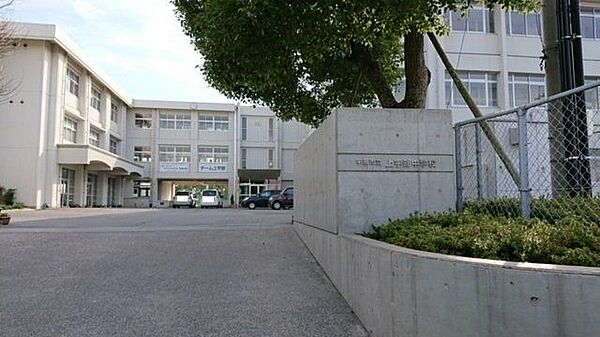 宇部市立上宇部中学校 1400m