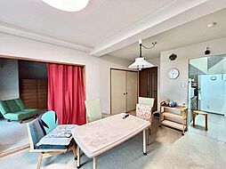 サーパス宇部芝中II 4LDKのリビング/ダイニング