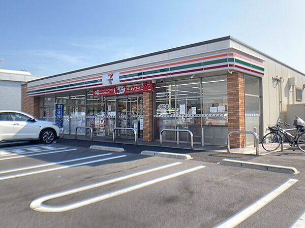 セブンイレブン一宮黒田北店　徒歩約9分（約710ｍ）