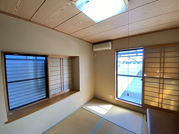 落ち着きのある和室。来客時のお部屋としてもお子様のお部屋としてもご活用いただけます！