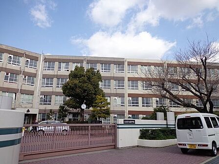 藤森中学校 徒歩約19分(約1500m)