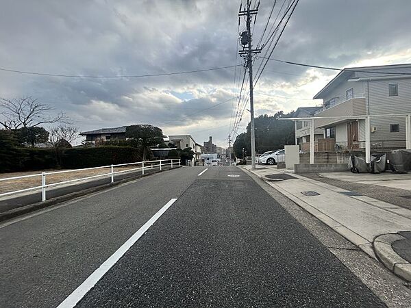 周辺には飲食店や商業施設も多数揃っているので生活も便利です！