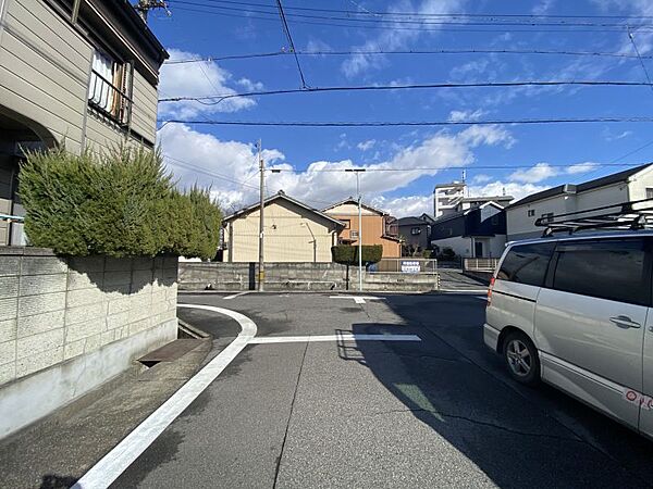 閑静な住宅街に佇む落ち着いた住環境！穏やかな毎日をお過ごしいただけます!