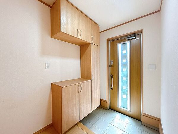 大型のシューズボックス付き！靴集めが趣味の方にオススメです