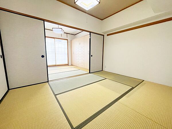 6帖和室が2部屋あり、続き間のため色々な用途にご利用頂けます♪
