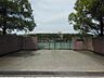周辺：鶴城小学校　583ｍ　徒歩約8分　【経営方針】つ な い で つ く る 鶴 小 の 教 育 ”全校児童の心をつなぎ、歌声の響く学校づくりに努めます。