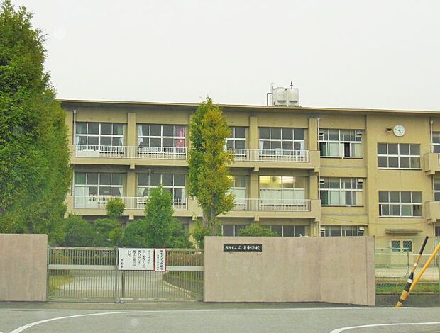 岩津中学校　459m（徒歩約6分）愛知県岡崎市東蔵前にある公立中学校。1947年（昭和22年）4月1日に開校。教育目標 時代の変化に対応できる「徳・知・体」の調和のとれた人間性豊かな岩中生の育成