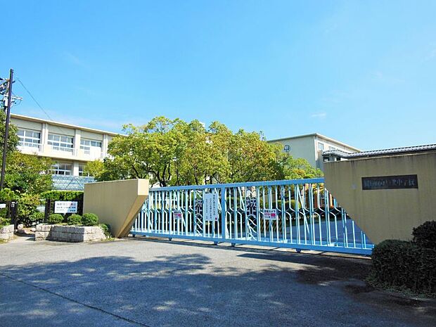 城北中学校　約1217ｍ　徒歩約16分　愛知県岡崎市の公立中学校。岡崎市城北町に位置する中学校。