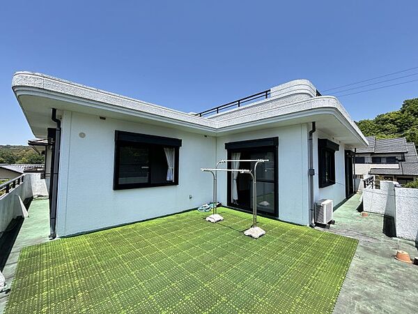 【2階バルコニー】大容量の洗濯物が干せます！
