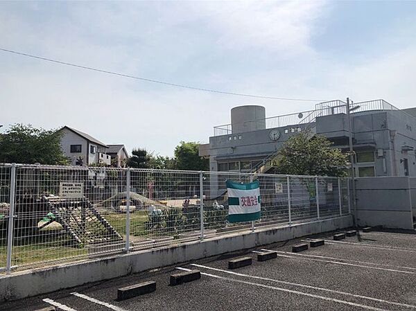 岡崎市立広幡こども園　約1021ｍ　徒歩約13分幼保連携型認定こども園です。