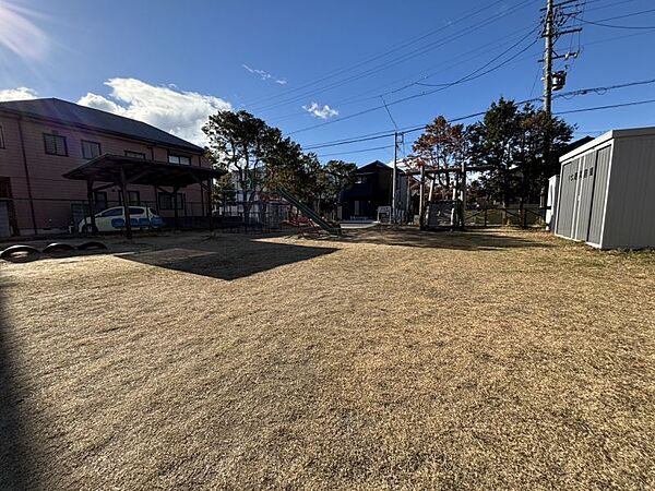 中七児童遊園まで　664m　徒歩約9分