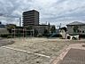 周辺：内池公園まで　120m　徒歩約2分　遊具のある公園です。見通しの良い公園でお子様の外遊びにも最適です。