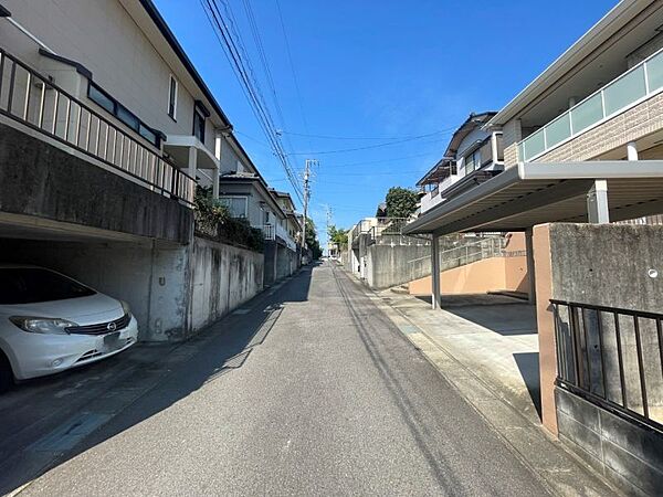 徒歩10分圏内にコンビニ・スーパー・ドラッグストアがあり、日常のお買い物に困りません！