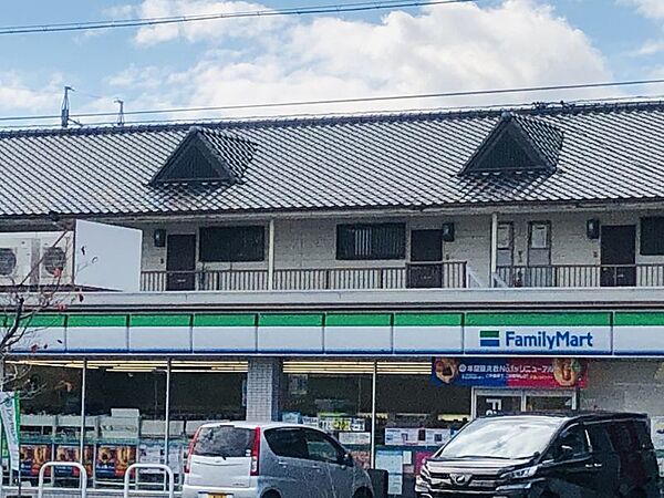 ファミリーマート豊田大林東店まで　152m　徒歩約2分