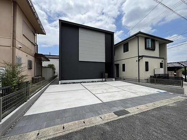敷地面積約54坪超！名鉄三河線 「平戸橋」駅まで徒歩約8分。通勤・通学に便利な立地です。