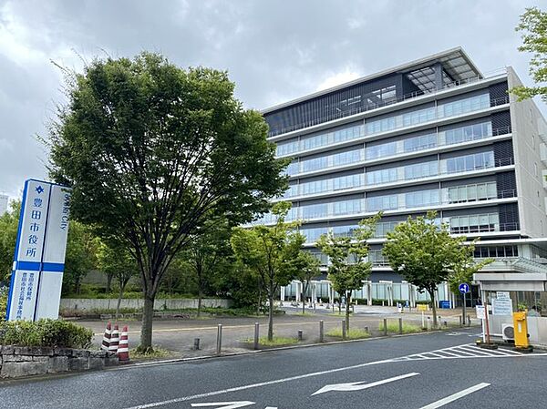 豊田市役所　約3500m　車で約9分