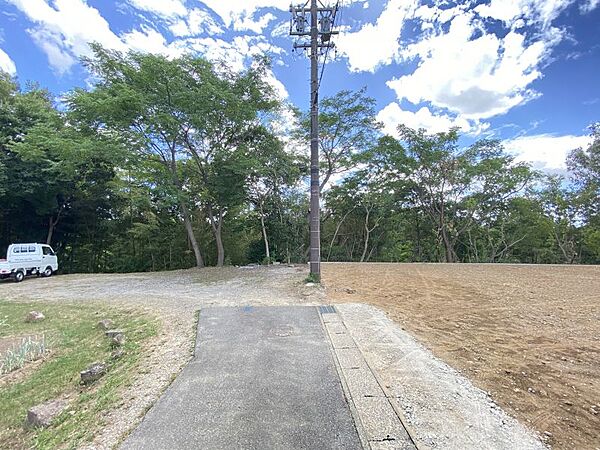 豊かな緑に彩られた閑静な住宅街。落ち着いた新生活が過ごせますね！
