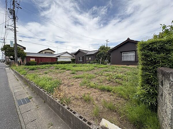 1号地周りに高い建物がないため、採光通風も確保されます♪