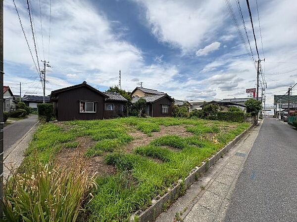 間口も広く、駐車場やお庭も確保しやすいお土地です♪
