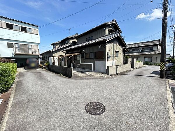 周辺に商業施設が多く、週末のお買い物も楽しめます♪