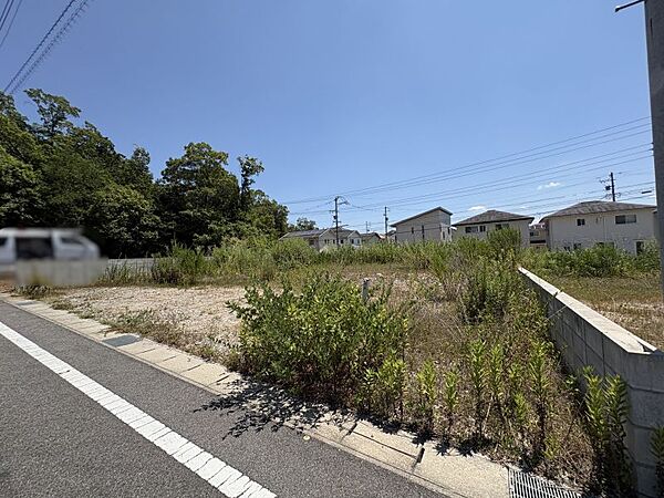 開発分譲地内のため綺麗な街並みとなります◎道路も新しくインフラも整っており安心。