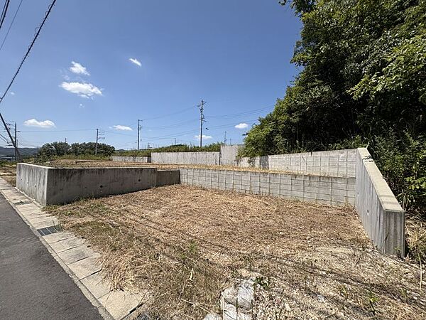 開発分譲地内のため綺麗な街並みとなります◎道路も新しくインフラも整っており安心。