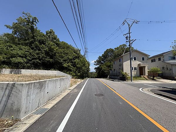 周りに高い建物は無く、陽当たり良いお土地のため、明るい住居で気持ちよく暮らせます◎