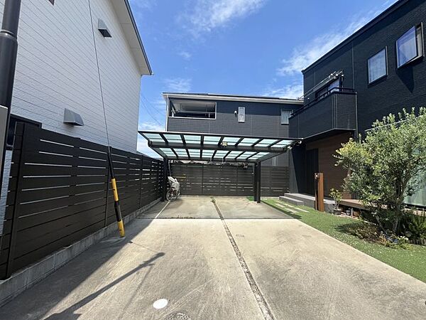 南面バルコニー＆全居室二面採光で明るく風通し良好です！