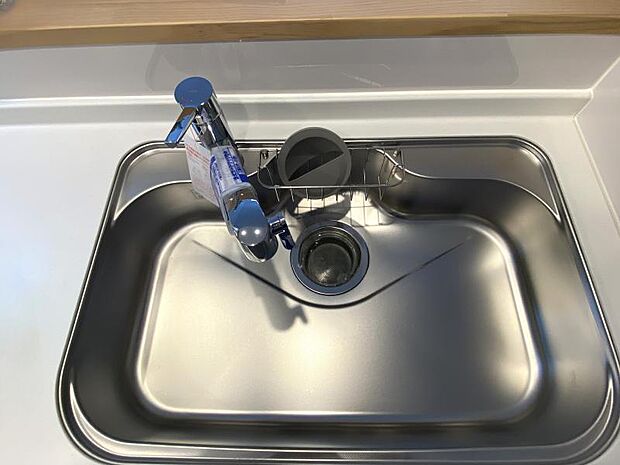 大型の調理器具も洗いやすいシンク！お手入れもしやすいタイプです♪