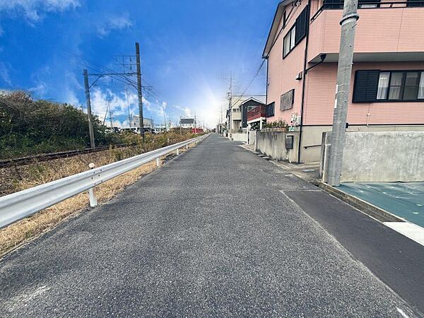 名鉄三河線「吉浜」駅まで徒歩約10分と通勤、通学にも便利な立地です♪
