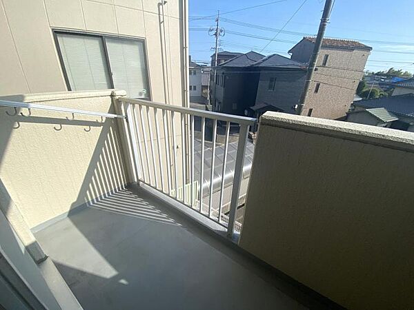 風通しの良いバルコニー。家の中に空気を通して、さわやかな生活を送ることが出来ますね♪