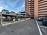 駐車場：お車をご所有のかた、これからご購入をお考えのかたにも助かりますね♪
