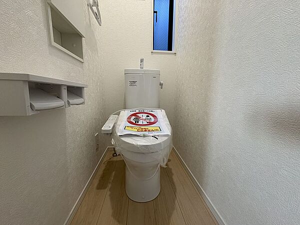 トイレは1・2階にあるので重なる朝も安心です！